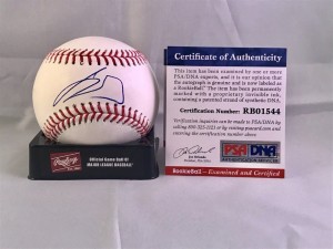 ronald_acuna_jr_hand_autographed_signature_oml_baseball_atlanta_braves_psa_dna_cert_p1980955