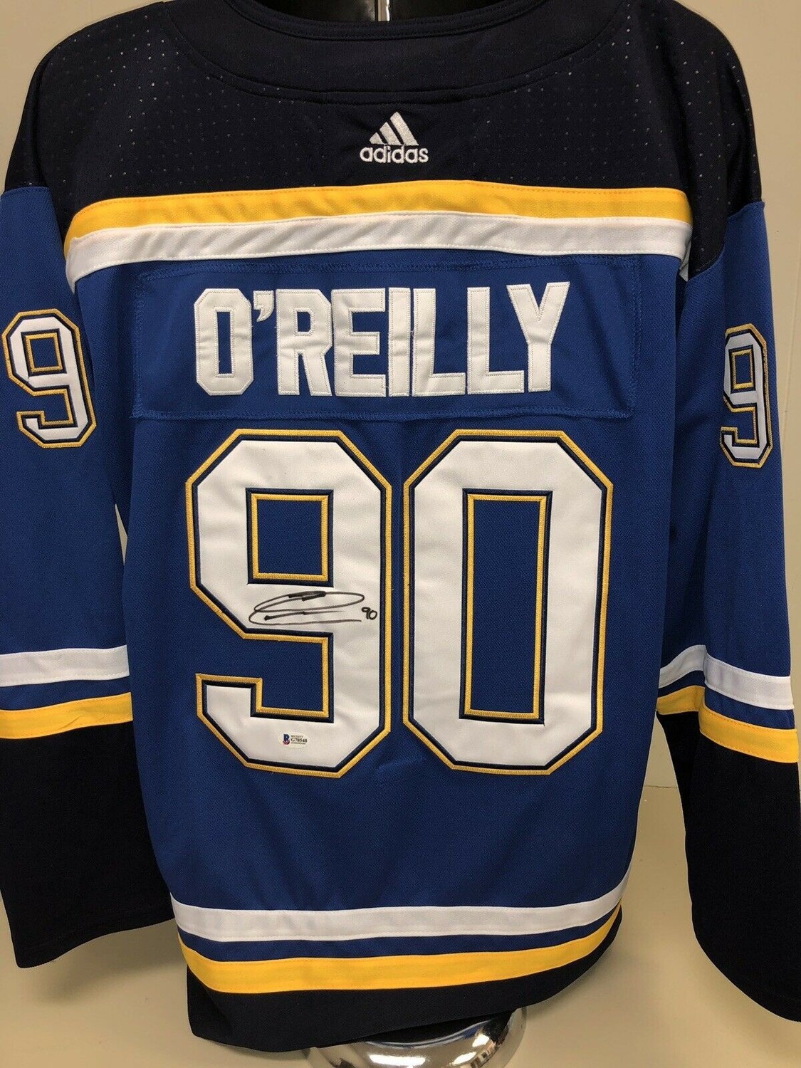 Sports Collectibles Sports collectibles, autographs, memorabilia, and